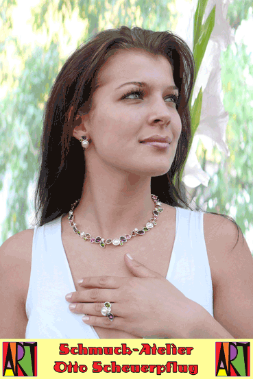 frau mit kette